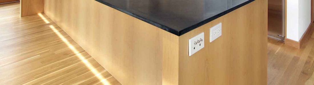 Comment lustrer un parquet pour le faire briller ?