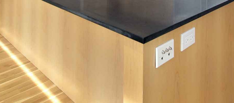 Comment lustrer un parquet pour le faire briller ?